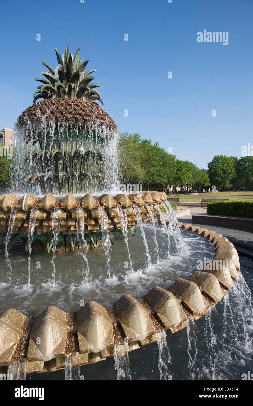 PINEAPPLE FOUNTAIN (©STUART O DAWSON / SASAKI ASSOCS 1990) WATERFRONT