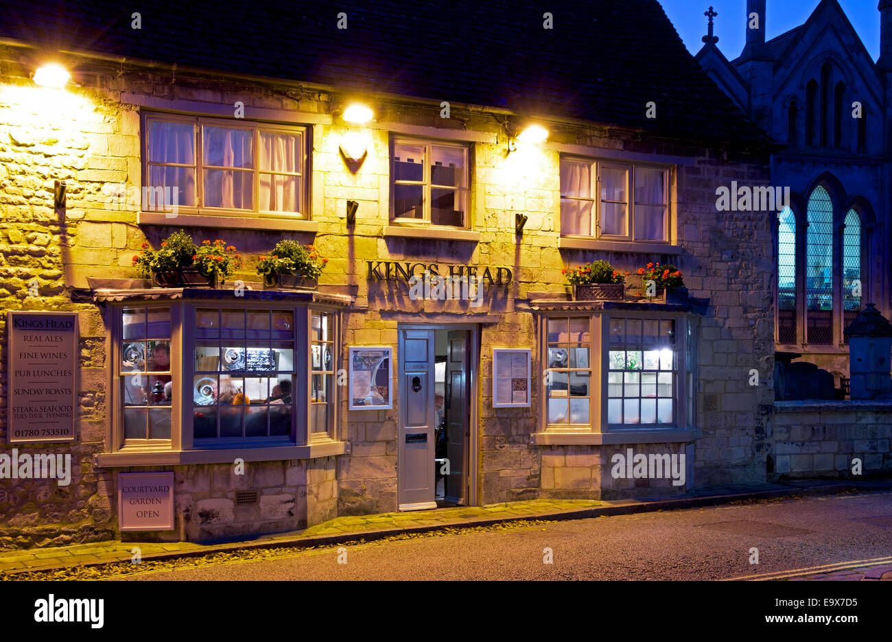 The King's Head pub in stamford, Lincolnshire, England UK Stock Photo