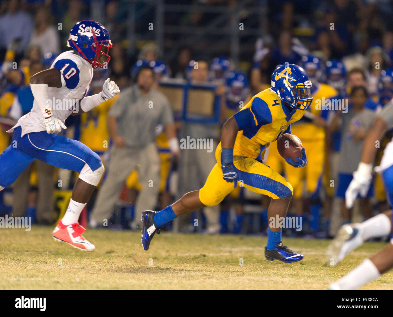 October 4, 2014, La Puente, CA.Bishop Amat lancers running back (4) Torreahno Sweet in action during the Bishop Amat upset of the Cavaliers at Bishop Amat high school on October 3, 2014. The Cavaliers who are usually a nationally ranked high school football team, were upset by Bishop Amat 14 - 7. (Mandatory Credit: Ed Ruvalcaba/MarinMedia.org) (Complete photographer, and company credit required) Stock Photo