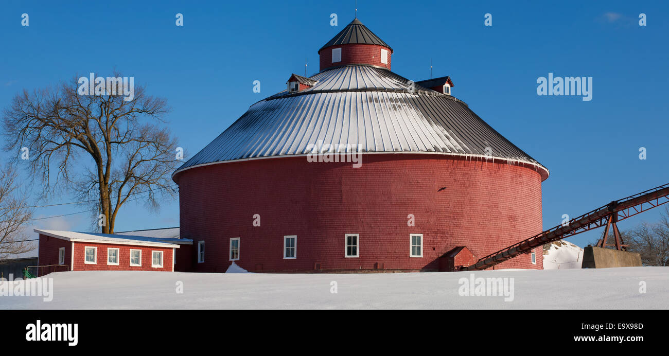 Round barn in winter; West Brome, Quebec, Canada Stock Photo Alamy