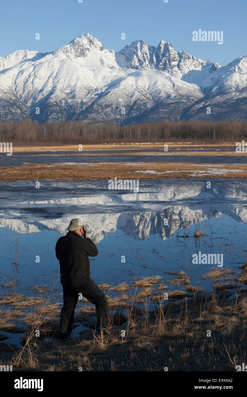 Photographer at lake hi-res stock photography and images - Alamy