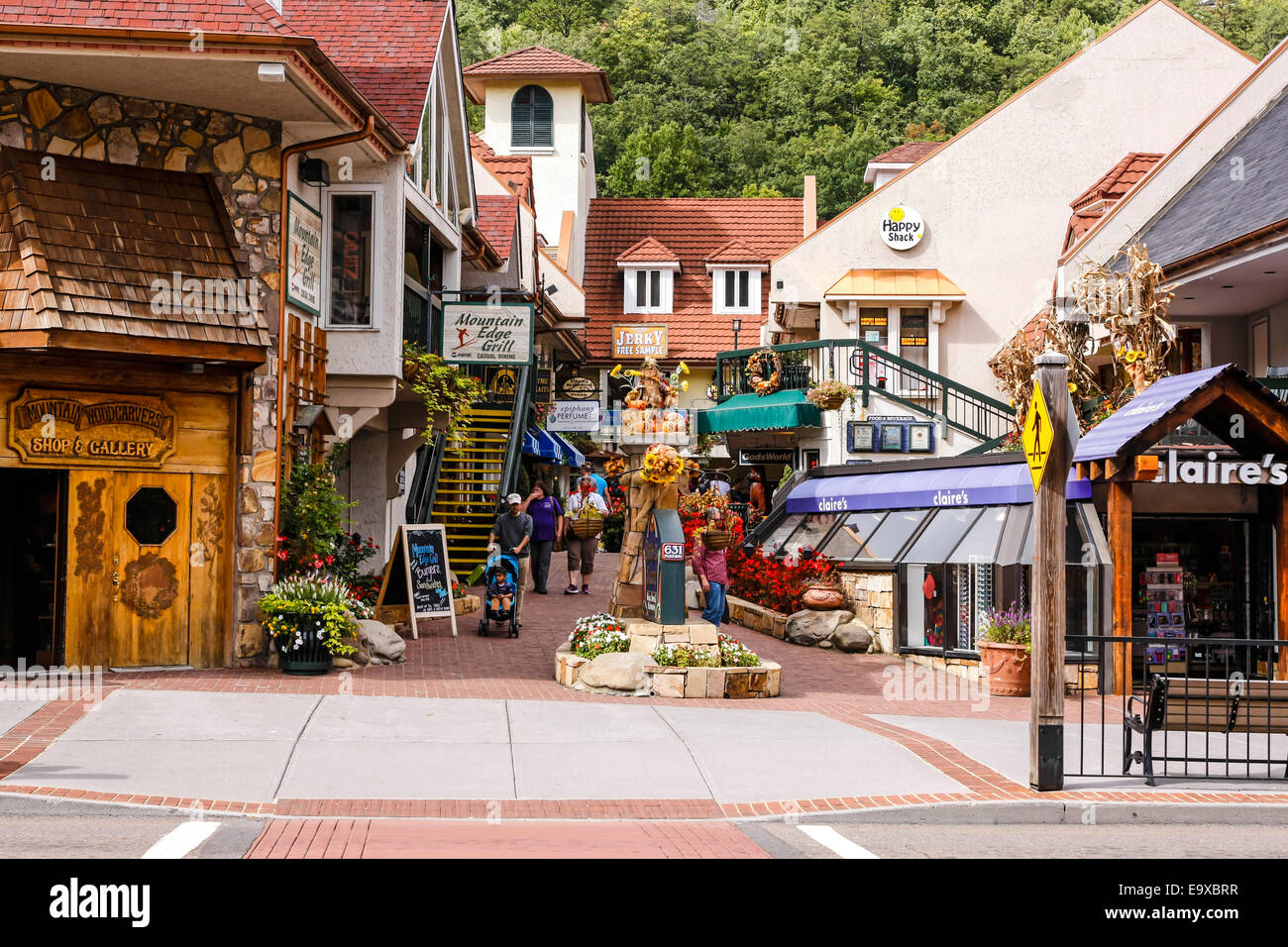 Gatlinburg Shops High Resolution Stock Photography and Images Alamy