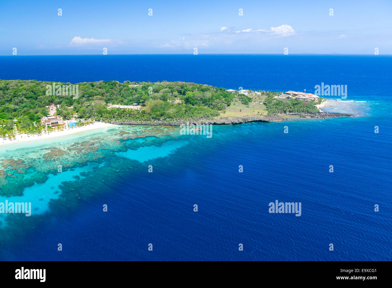 Aerial view of coral islands hi-res stock photography and images - Alamy