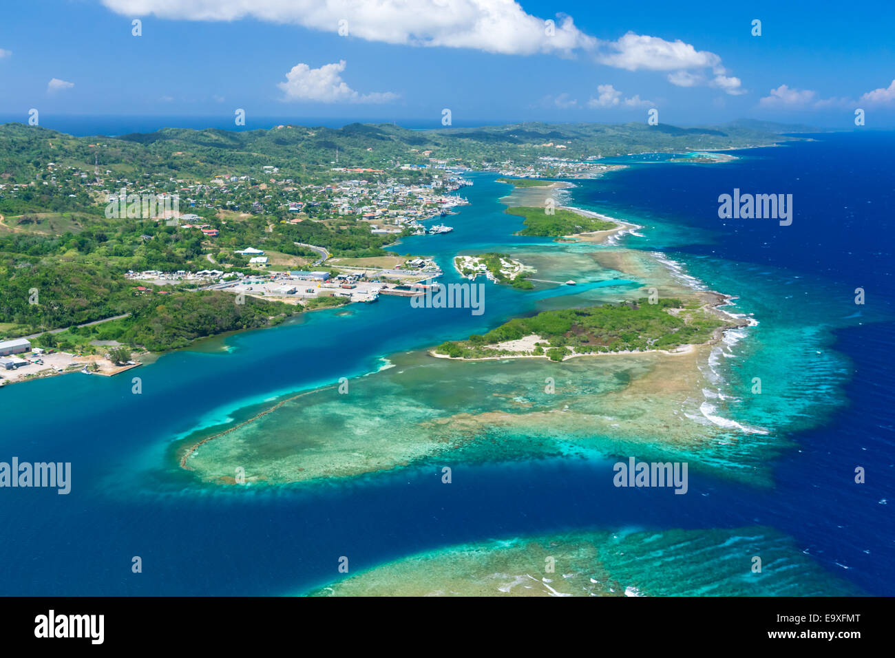 Roatan honduras aerial hi-res stock photography and images - Alamy