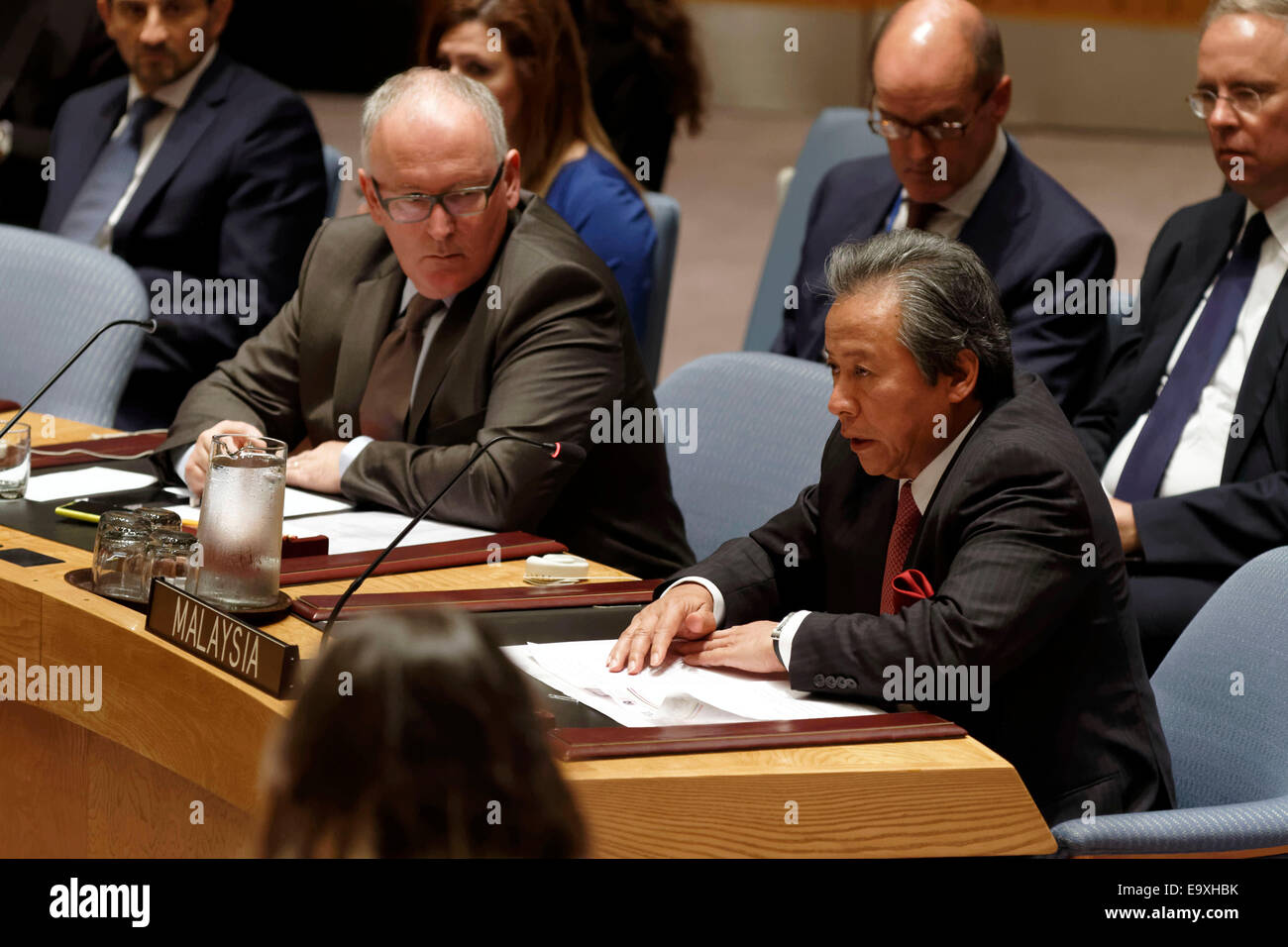 Malaysia's foreign minister, Anifah Aman (right) addresses the UN Security Council during the meeting on the downing of Malaysia Stock Photo