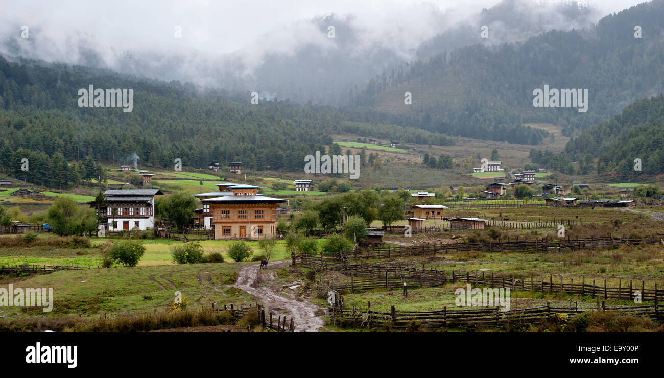 Village in Phobjikha Valley, Wangdue Phodrang District, Bhutan Stock Photo