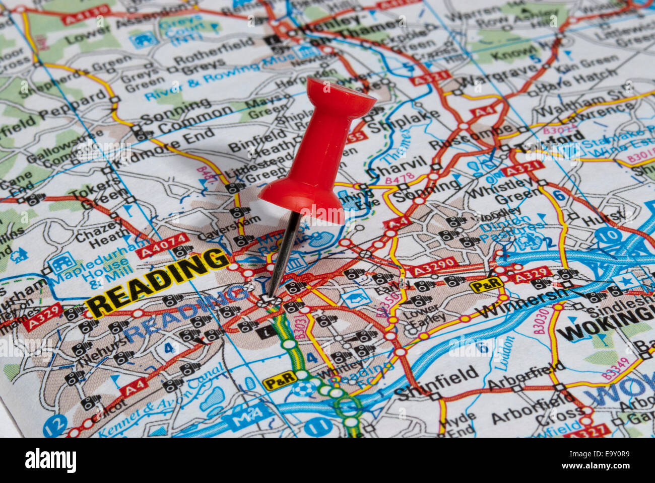 red map pin in road map pointing to city of Reading Stock Photo