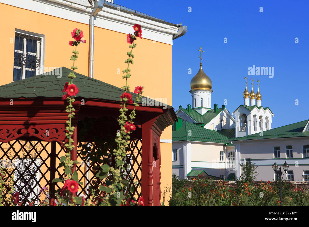 Church and gazebo at the Epiphany Old Golutvin Monastery in Kolomna, Russia Stock Photo