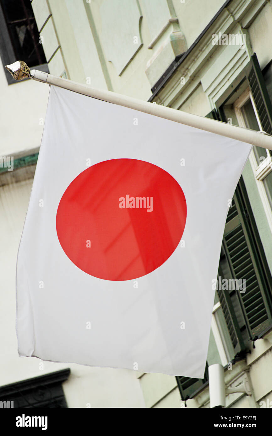 vold Melankoli Grusom A red dot on a white background is the flag of Japan Stock Photo - Alamy