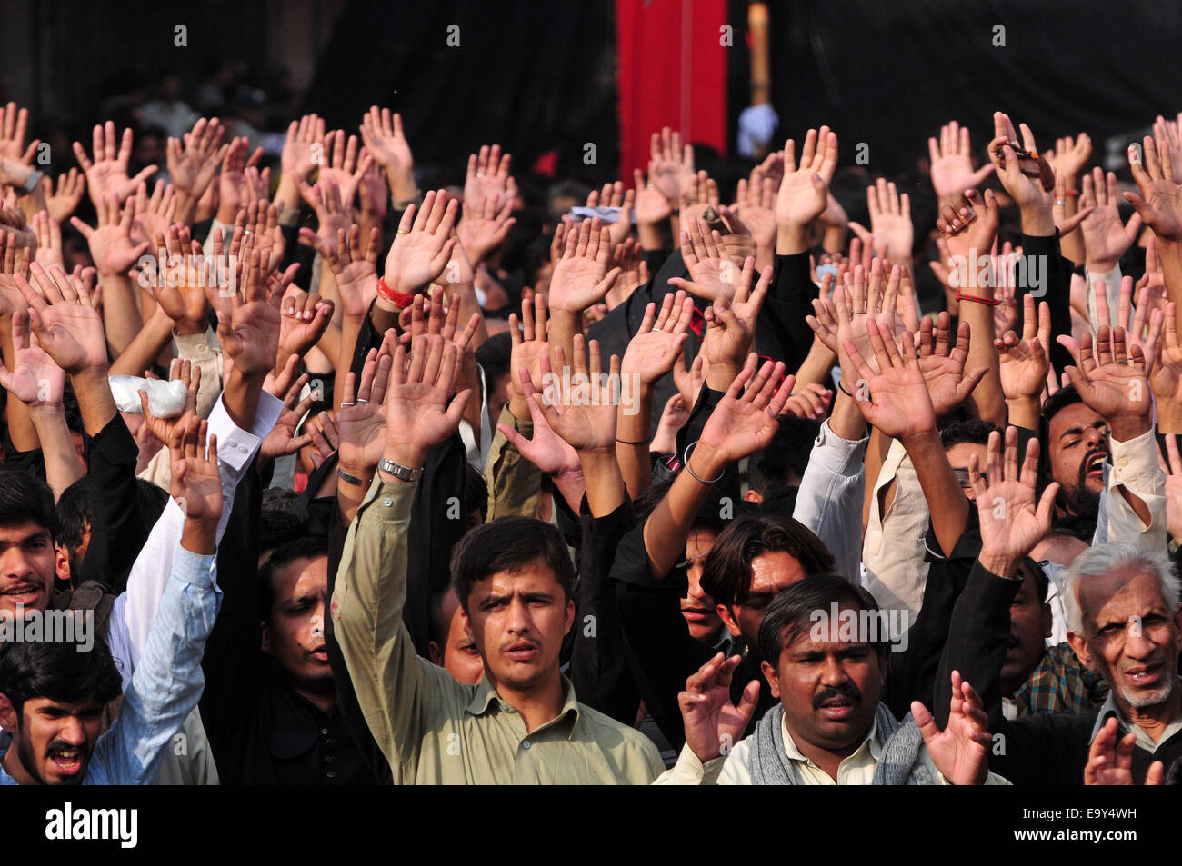 Rawalpindi. 4th Nov, 2014. Pakistani Shiite Muslims shout slogans as ...