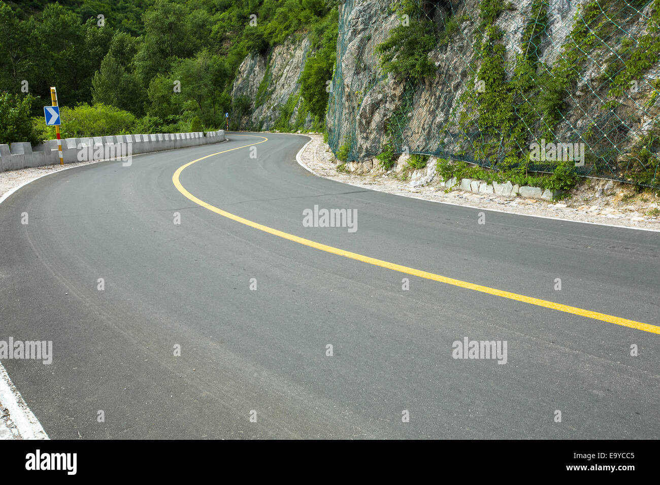 Steep mountain road Stock Photo Alamy