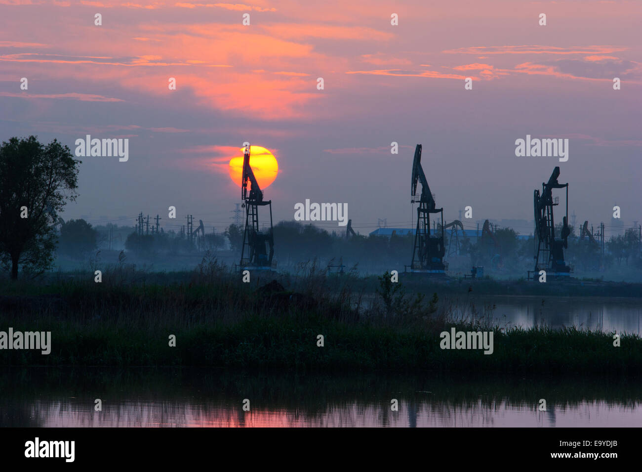 Oilfield Plant High Resolution Stock Photography and Images - Alamy