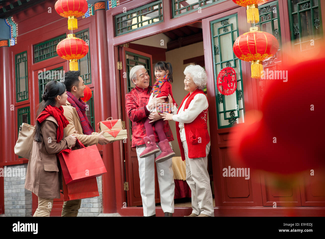 Chinese family traditional mother father son hi-res stock photography ...