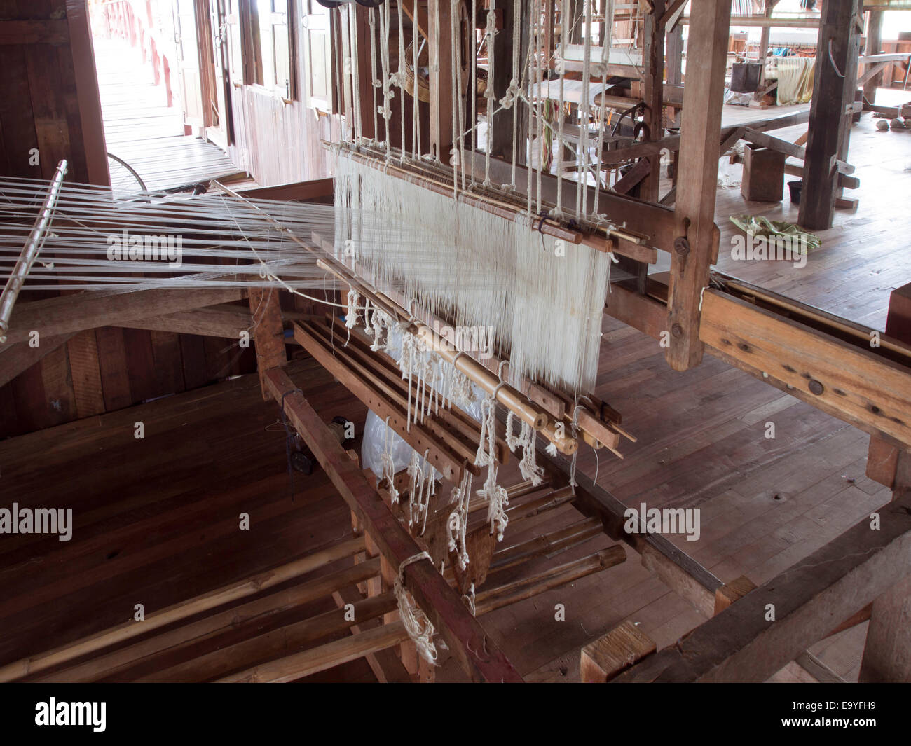Myanmar Inle Lake lotus root silk textiles Stock Photo - Alamy