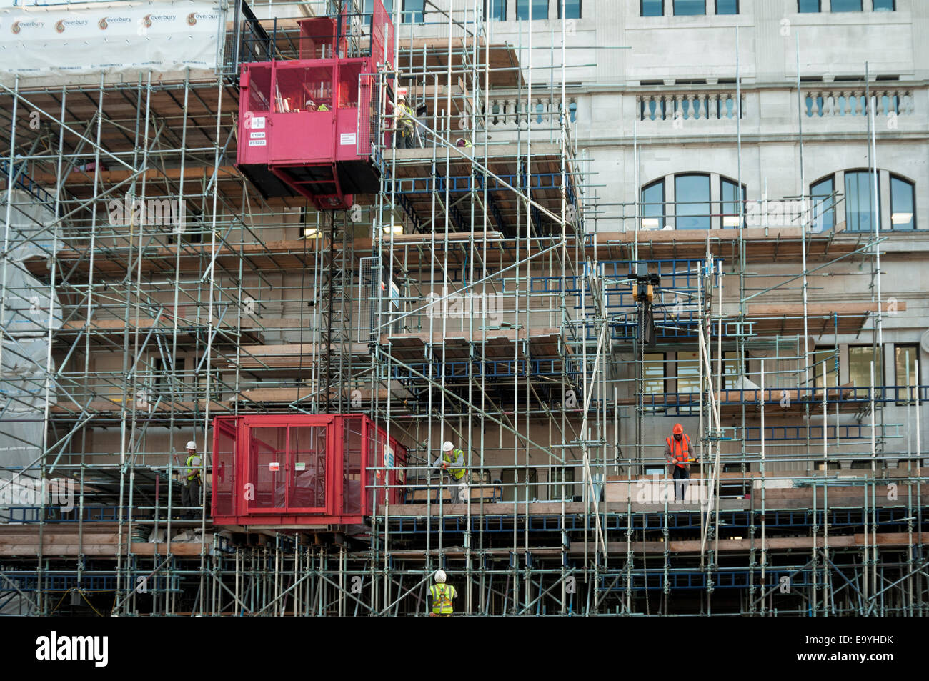 Scaffolding exterior building hi-res stock photography and images - Alamy