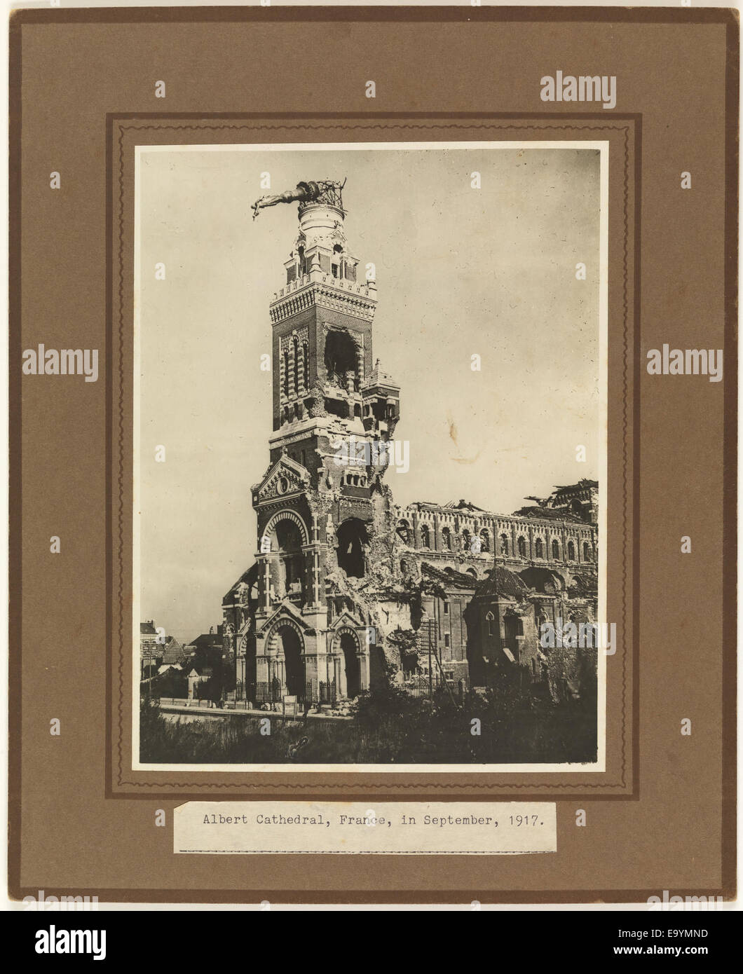 Albert Cathedral, France, wrecked by shell fire Albert Cathedral