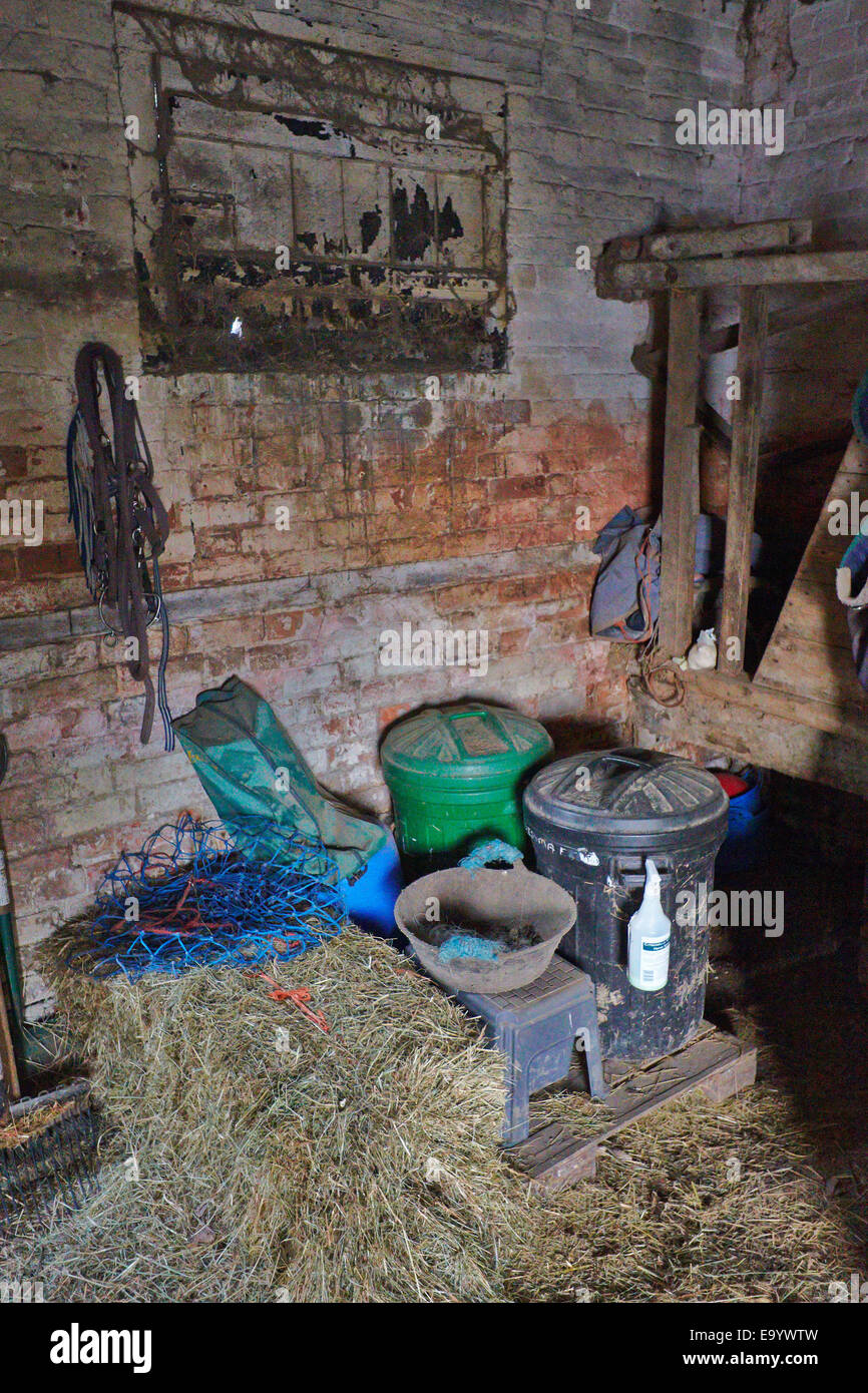 Mucking out stable hires stock photography and images Alamy