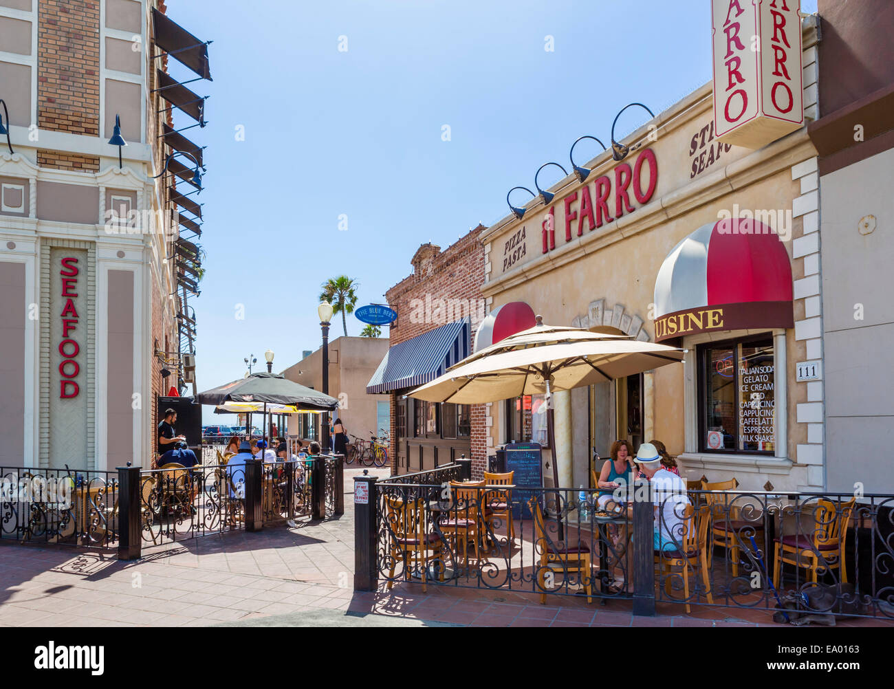 Bars and restaurants on 21st Place, Balboa Peninsula, Newport Beach, Orange County, California, USA Stock Photo