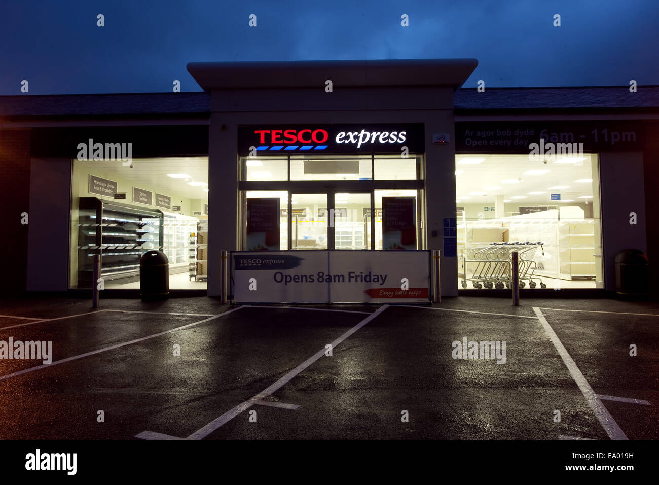 Tesco Express , Bethesda , Wales Stock Photo
