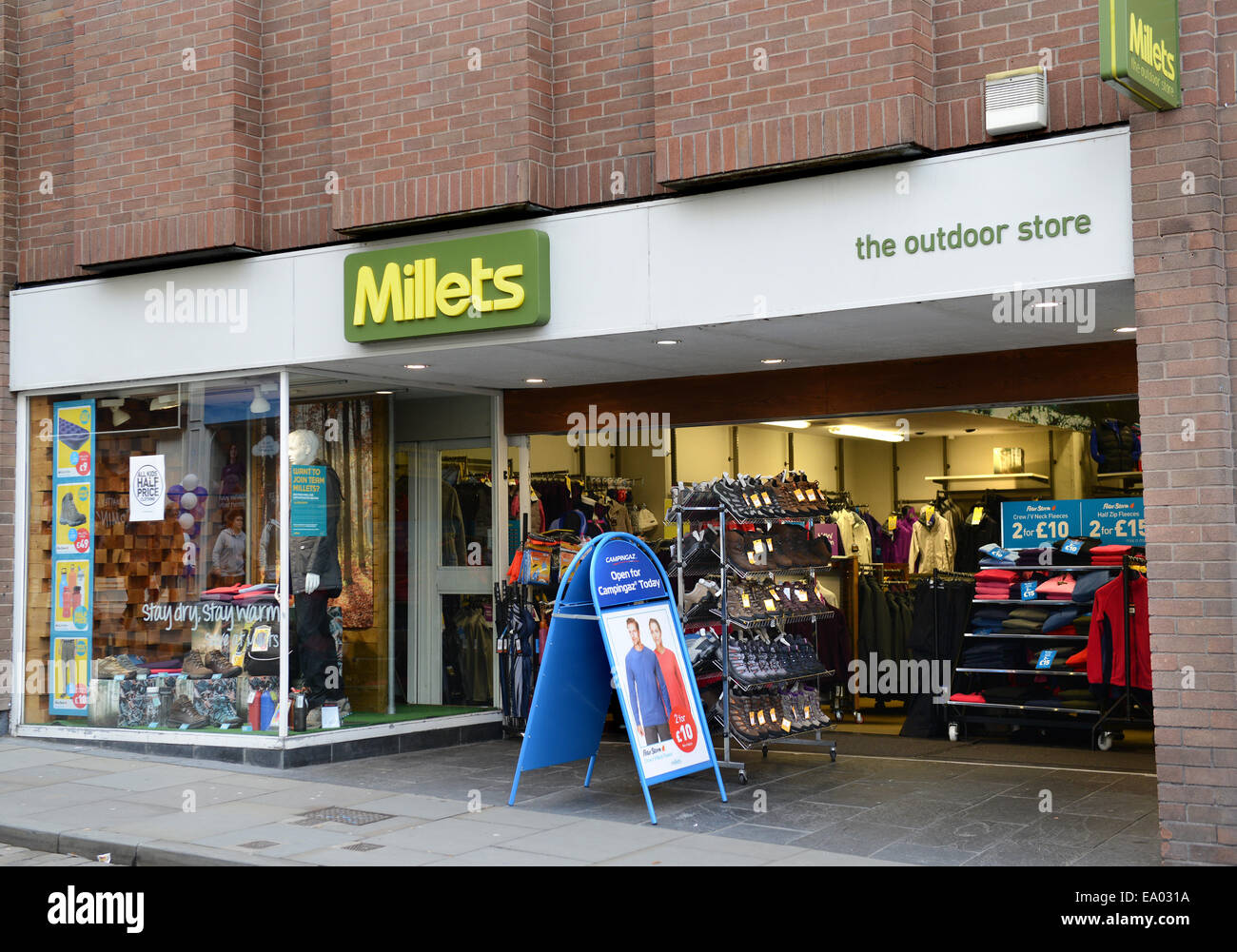 V.shop vshop v shop Virgin retail shop London Stock Photo - Alamy