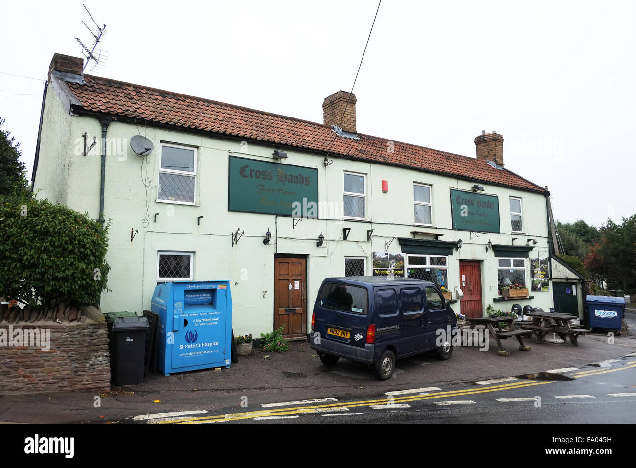 The cross hands pub in Winterbourne, South Gloucestershire. 29th October 2014 Stock Photo