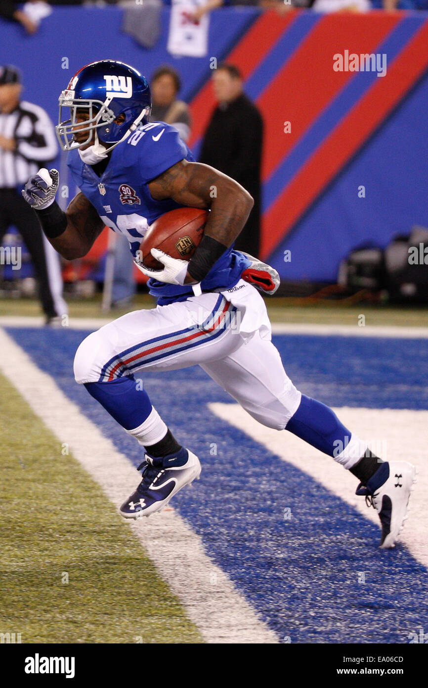 November 3, 2014: New York Giants running back Michael Cox (29) returns the kick during the NFL game between the Indianapolis Colts and the New York Giants at MetLife Stadium in East Rutherford, New Jersey. The Indianapolis Colts won 40-24. (Christopher Szagola/Cal Sport Media) Stock Photo