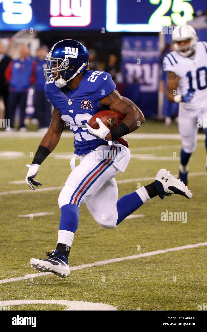 November 3, 2014: New York Giants running back Michael Cox (29) returns the kick during the NFL game between the Indianapolis Colts and the New York Giants at MetLife Stadium in East Rutherford, New Jersey. The Indianapolis Colts won 40-24. (Christopher Szagola/Cal Sport Media) Stock Photo