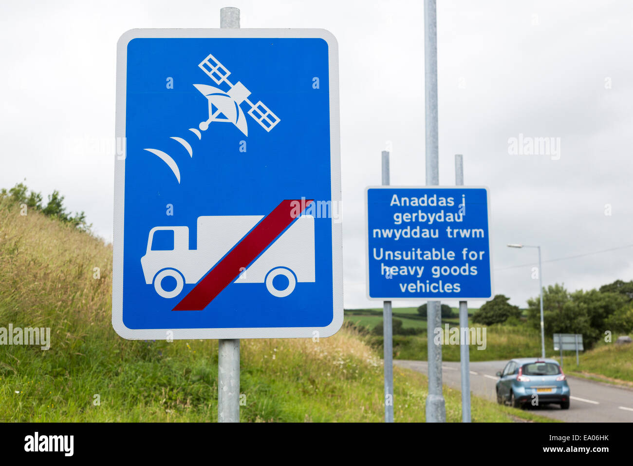 Warning for satnav drivers not to turn into side road, Llanelli, Wales