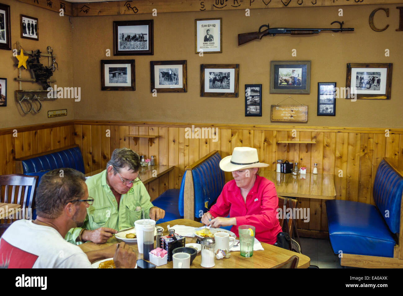 Indiantown Florida,Crackers Cafe,restaurant restaurants food dining