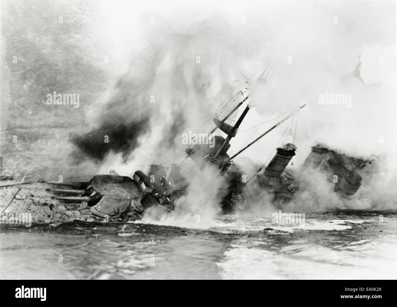 Ship sinking hires stock photography and images Alamy
