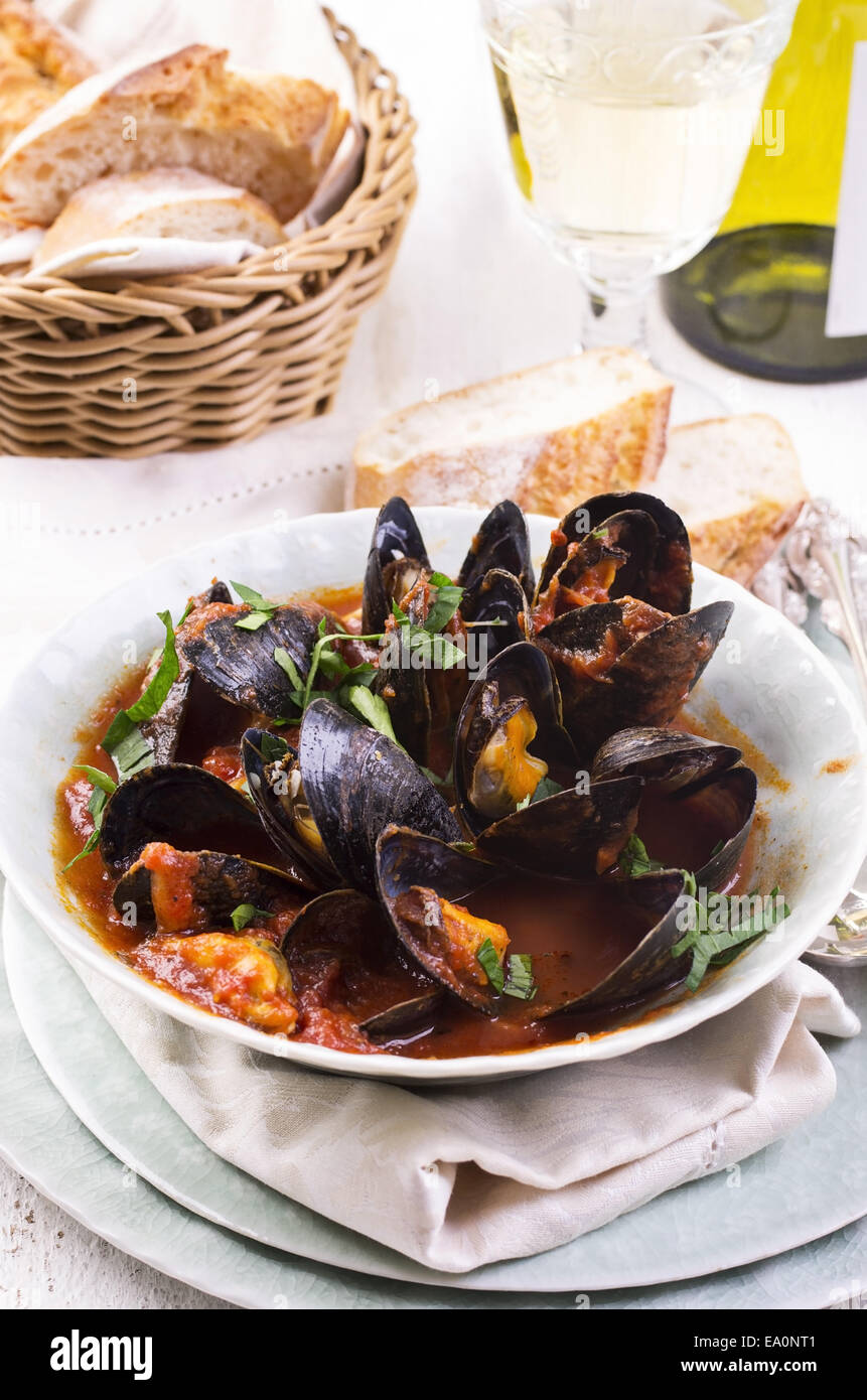 mussels in tomato sauce Stock Photo Alamy