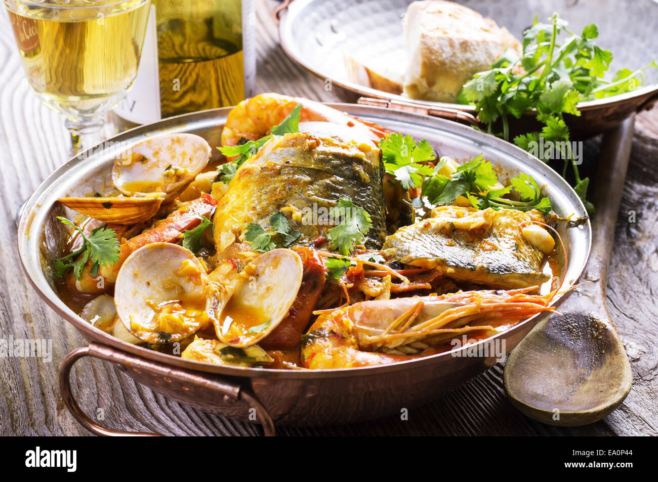 seafood cataplana Stock Photo Alamy