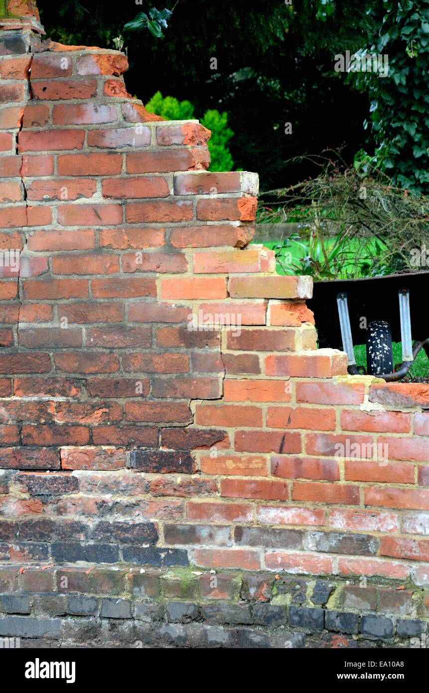 Discover 145+ broken brick wall wallpaper latest