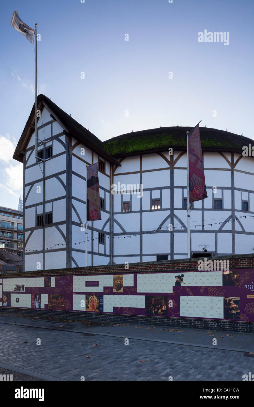 The Globe Theatre, Bankside, Southwark, London, England, UK Stock Photo