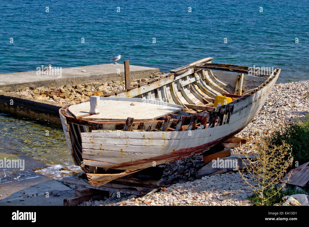 Old wooden boat sea hi-res stock photography and images - Alamy