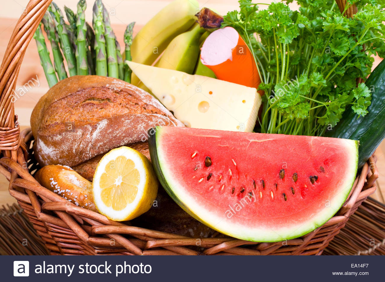 healthy picnic basket Stock Photo 75013547 Alamy