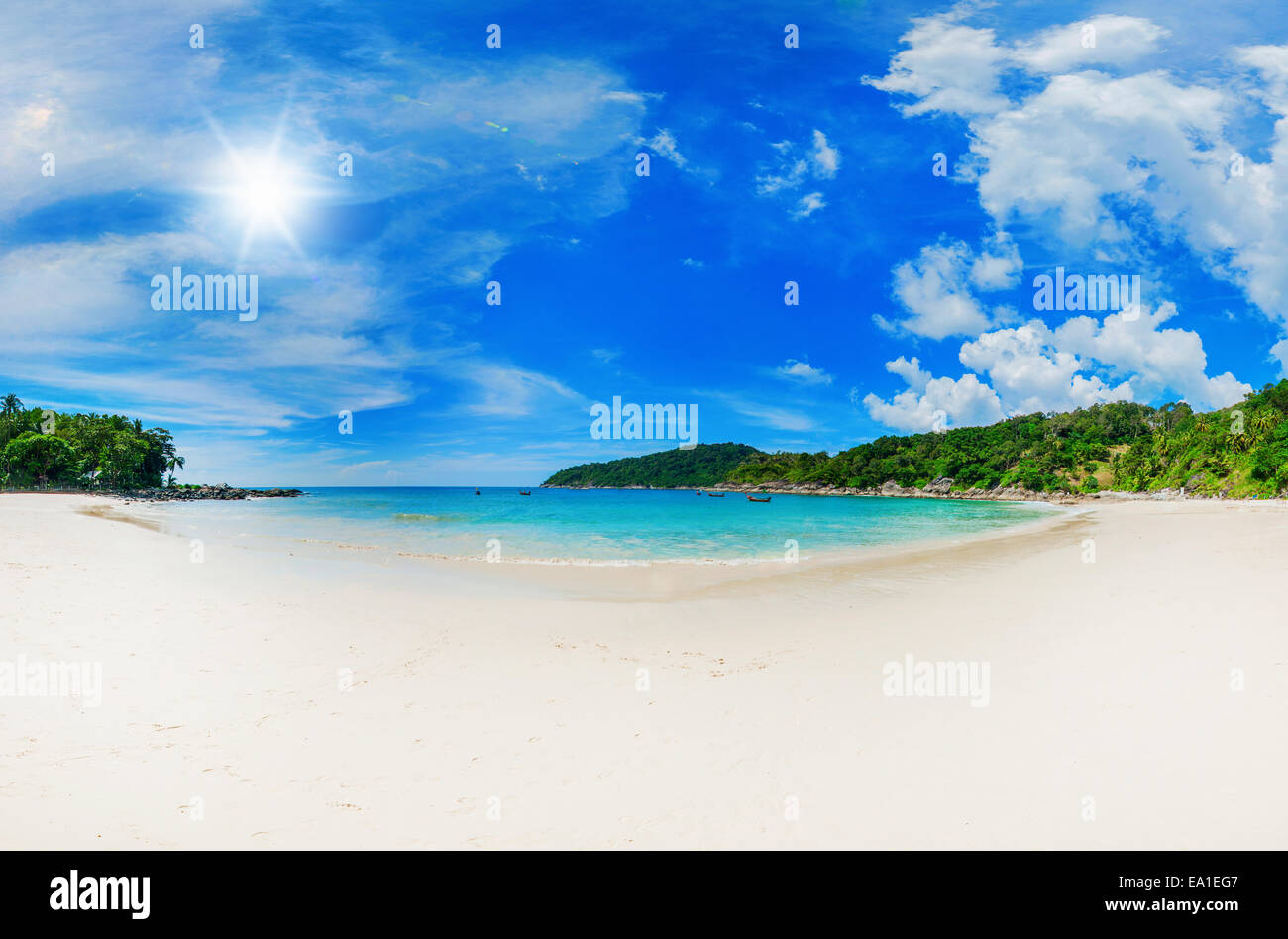 Sunny panorama exotic lagoon beach hi-res stock photography and images ...