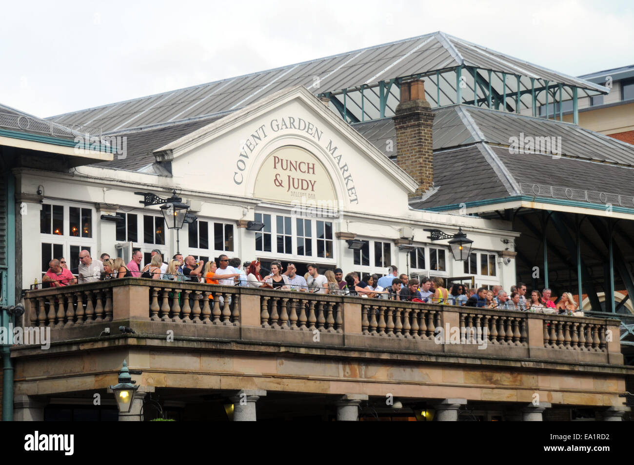 London, UK, 5 November 2014, Punch & Judy pub Covent Garden Stock Photo