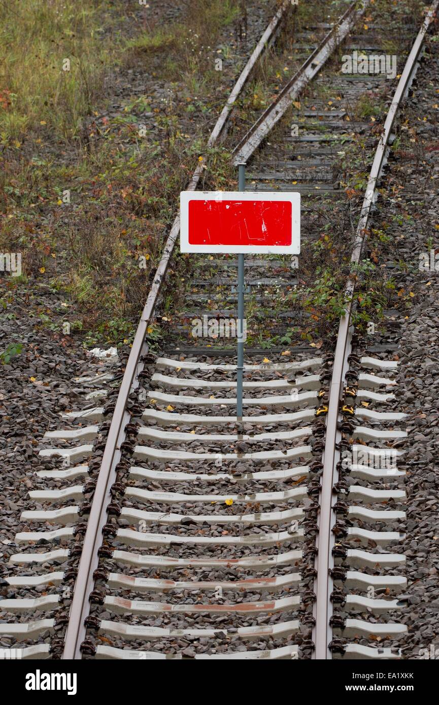 Kornwestheim, Germany. 05th Nov, 2014. A protection signal shows on a railway track in Kornwestheim, Germany, 05 November 2014. Germany's Deutsche Bahn is considering launching legal action against train drivers' union GDL as the railway company braces itself for the longest strike in its 20-year history. The strike announcement on 04 November triggered condemnation from both business and political leaders. Photo: Sebastian Kahneret/dpa/Alamy Live News Stock Photo
