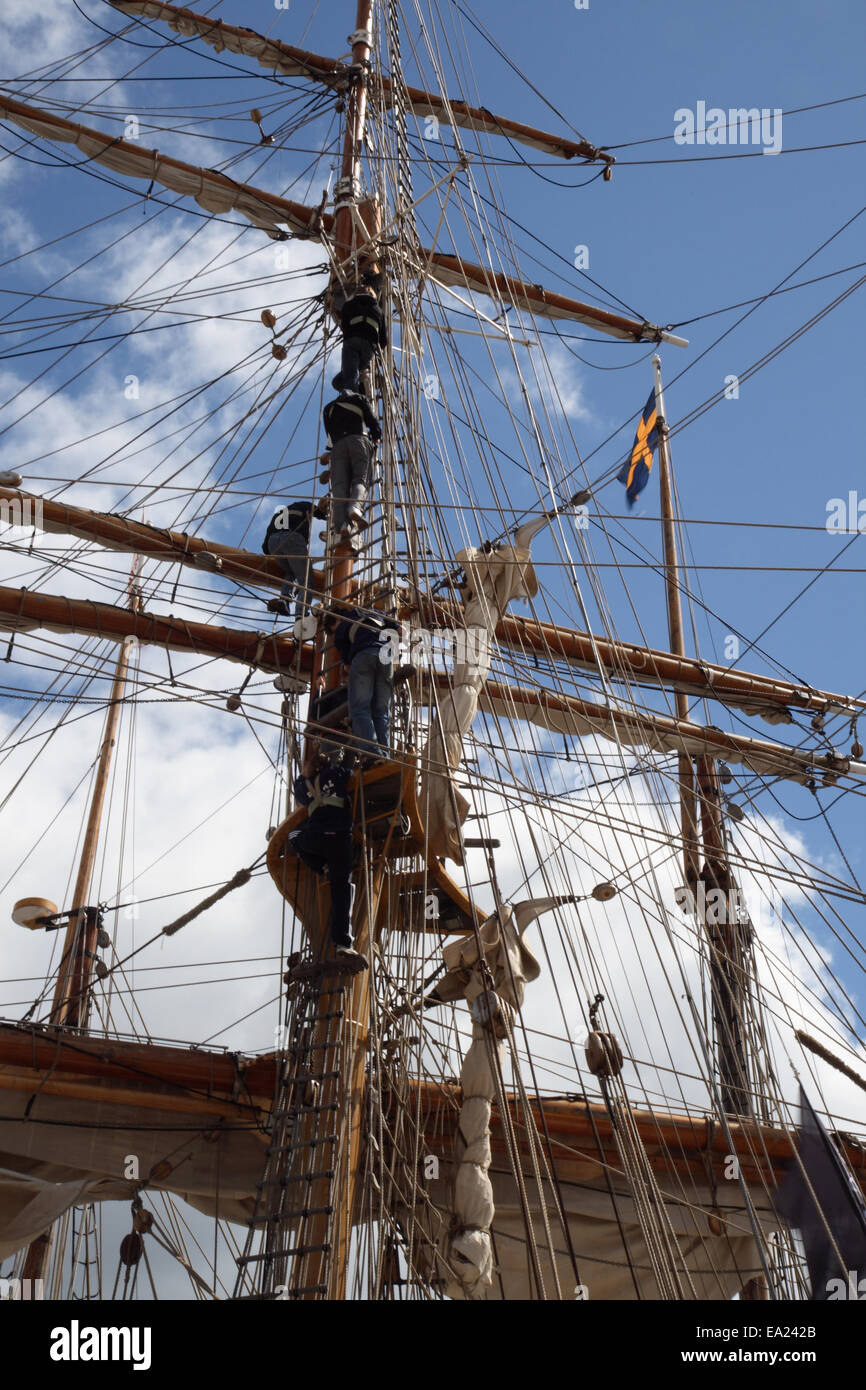 Ship flag at mast hi-res stock photography and images - Alamy