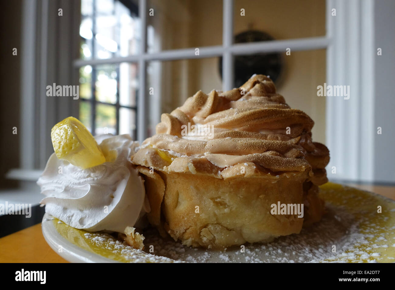 USA Maryland Food Lemon Meringue Pie at JR's Past Time Pub - Chestertown MD on the Eastern Shore Stock Photo