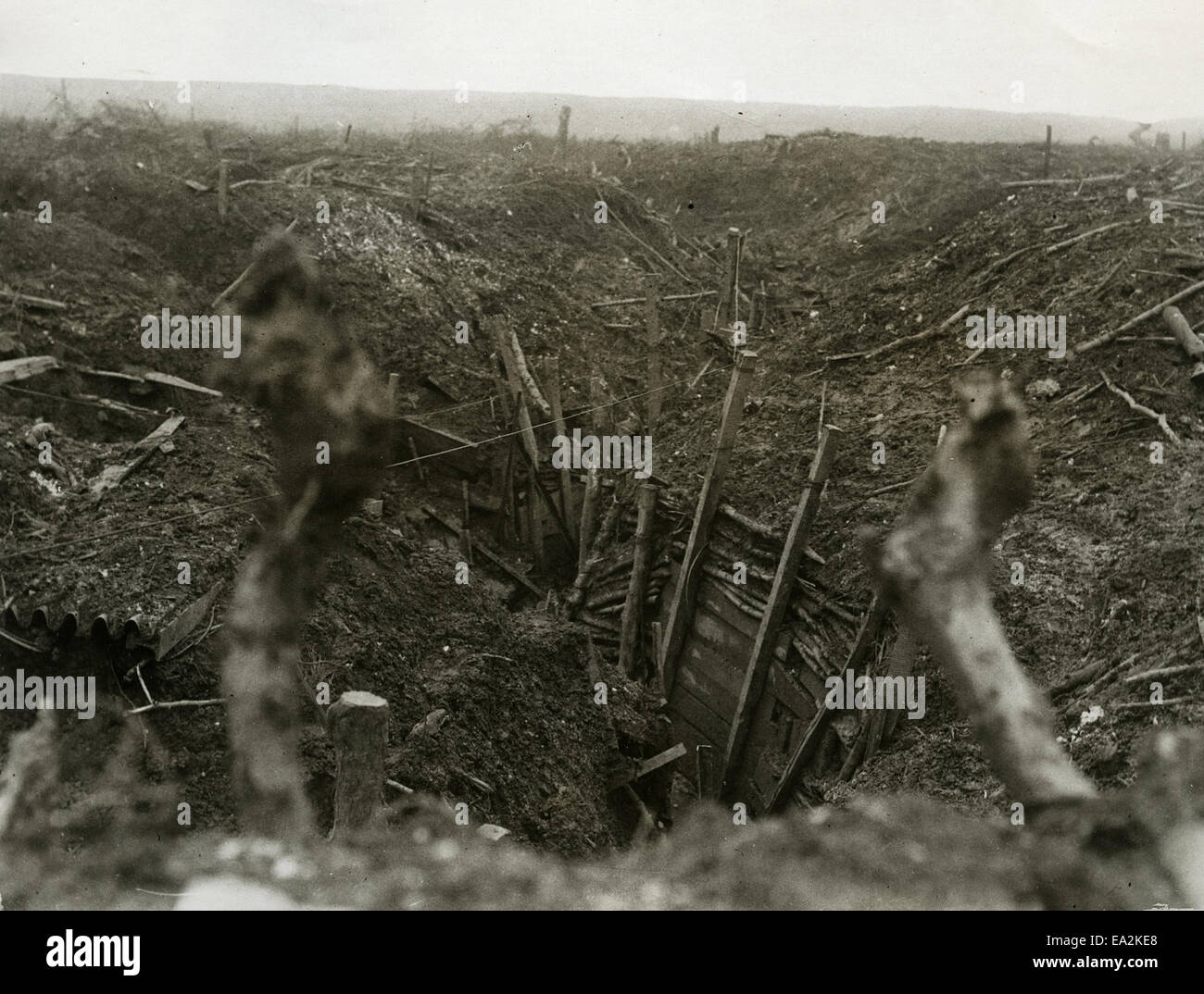 Official Photographs taken on the Front in France : German front line ...