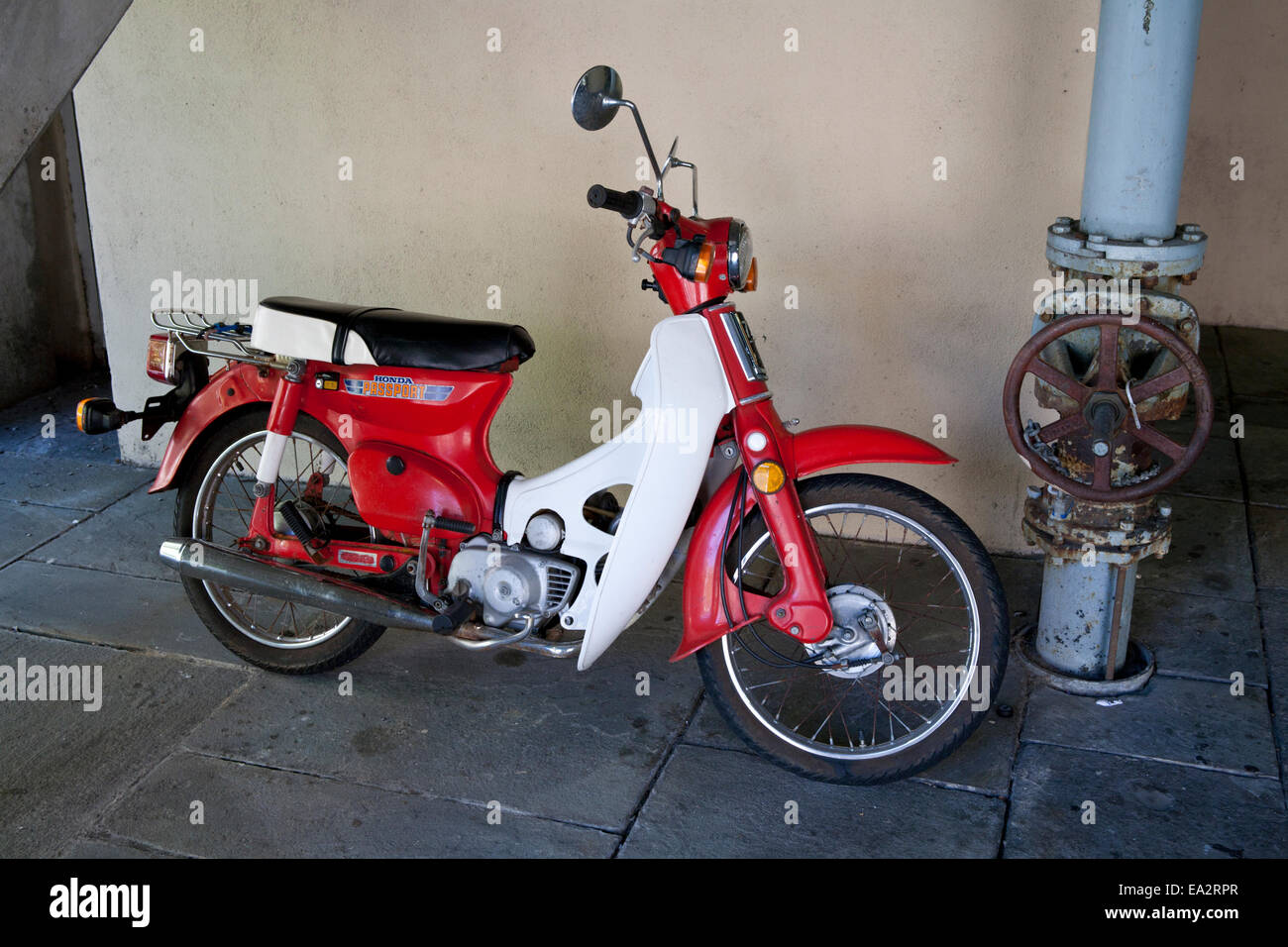 Honda scooter hi-res stock photography and images - Alamy