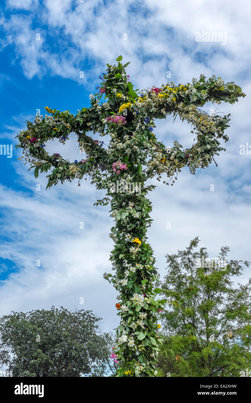 Maypole decorated with flowers in celebration of Midsummer's Day, Sweden's most celebrated festival, Sweden, Scandinavia, Europe Stock Photo