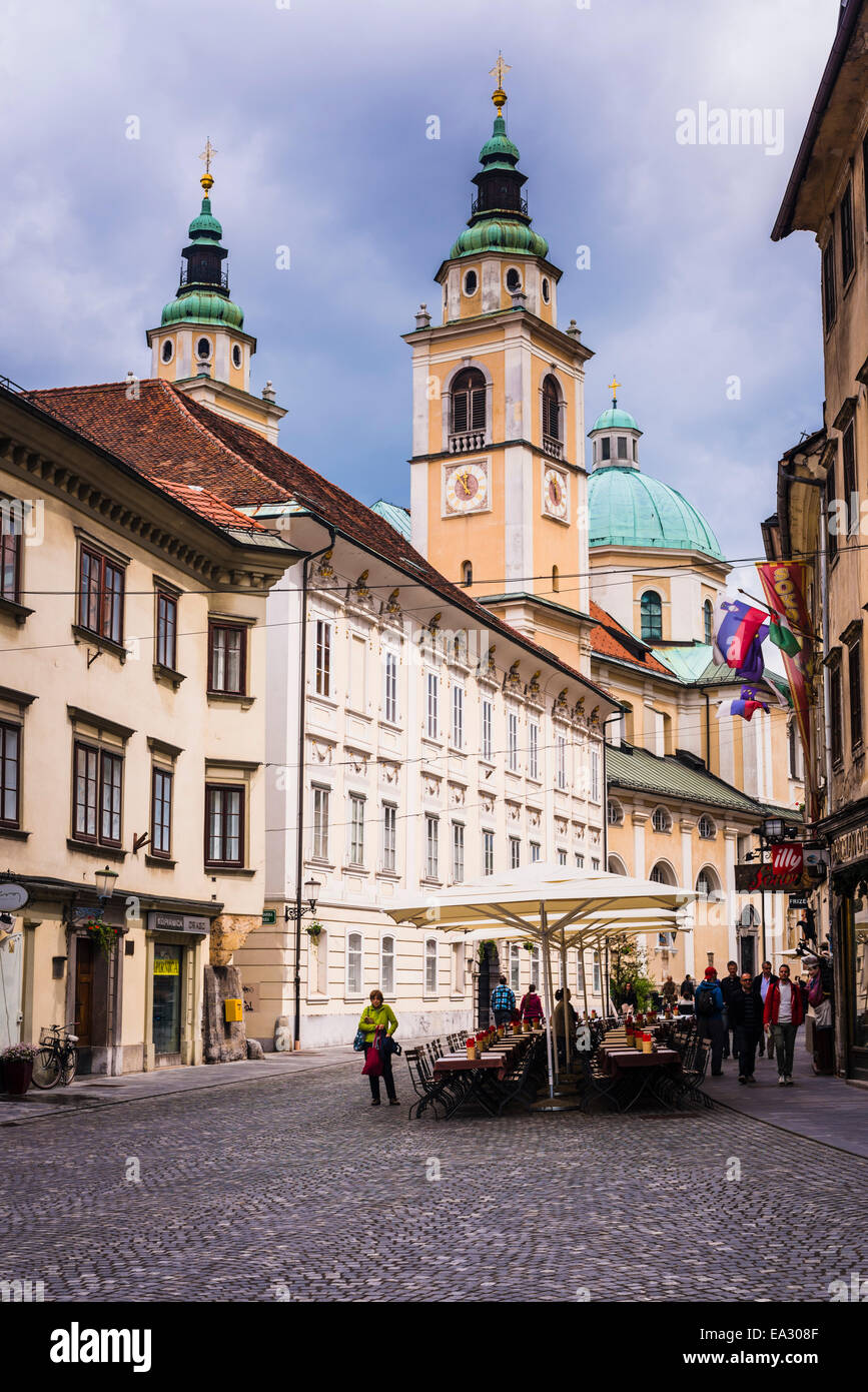 Restaurant in cobbled street, Ljubljana, Slovenia, Europe Stock Photo