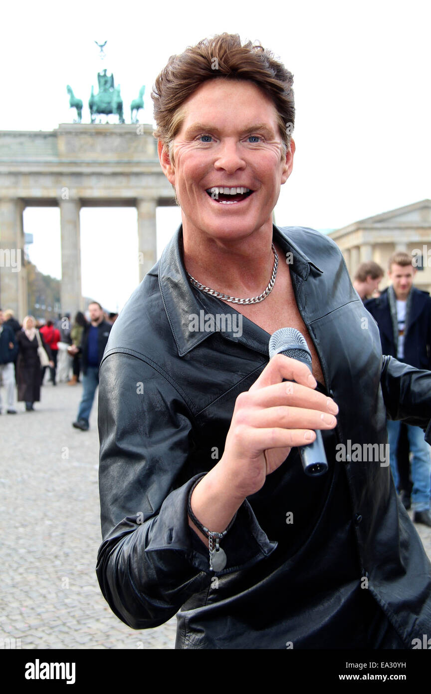 David Hasselhoff 1989 Berlin Hi res Stock Photography And Images Alamy David Hasselhoff 1989 Berlin Hi res Stock Photography And Images Alamy