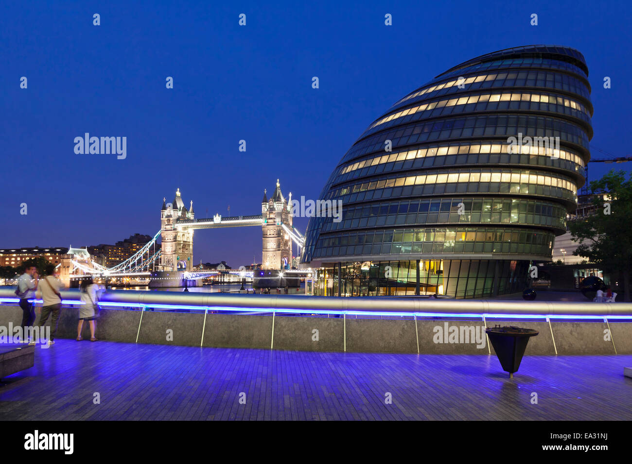 Bridge railing night hi-res stock photography and images - Alamy