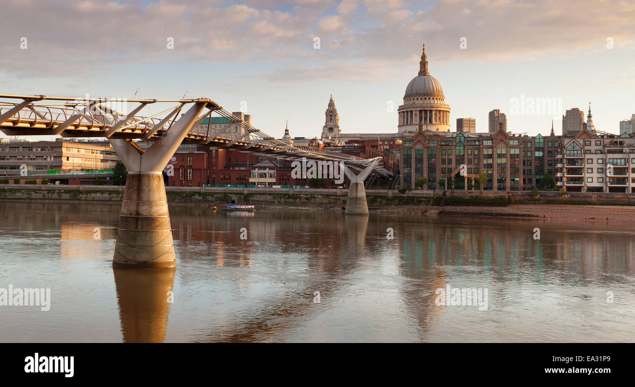 Millennium Bridge, River Thames and St. Paul's Cathedral, London, England, United Kingdom, Europe Stock Photo
