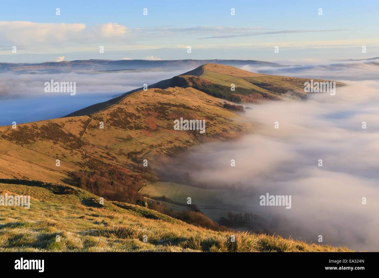 Fog and mist in the Hope and Edale Valleys from Great Ridge at Mam Tor, Castleton, Peak District, Derbyshire, England, UK Stock Photo