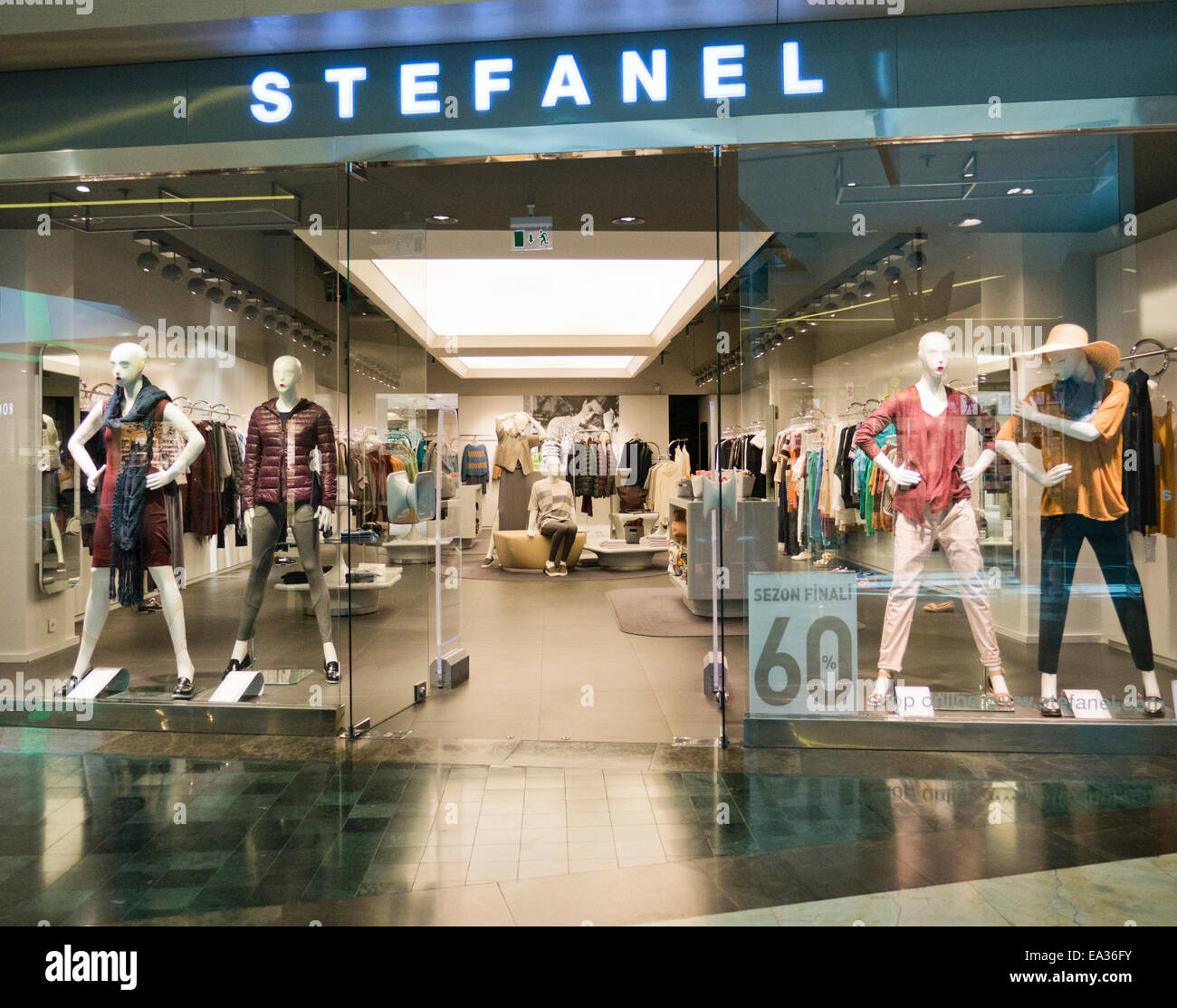 Stefanel shop hi-res stock photography and images - Alamy
